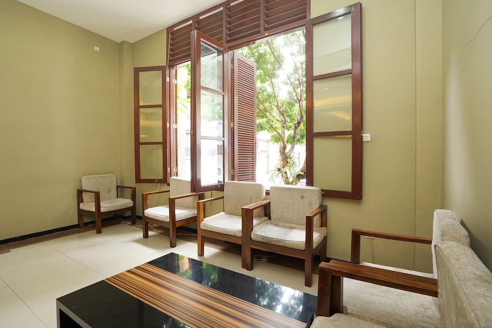 Oyo 282 Putri Utari Residence 말랑 외부 사진