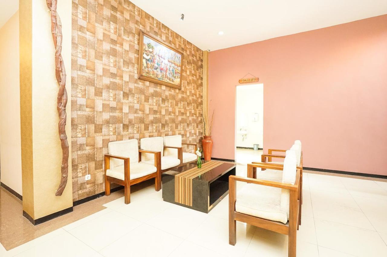 Oyo 282 Putri Utari Residence 말랑 외부 사진